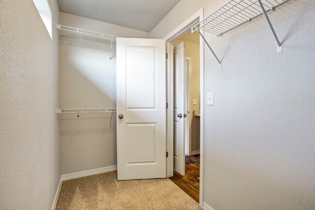 Building Photo - Charming 2-Bed, minutes to Fort Carson,  Peterson Space Force and downtown Colorado Springs.