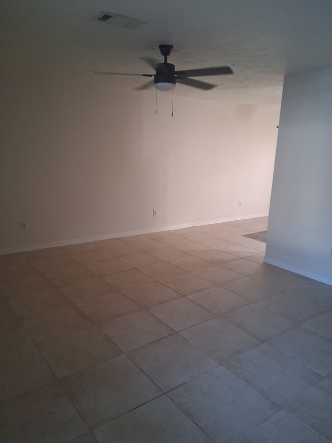 Building Photo - 322 Canal Rd