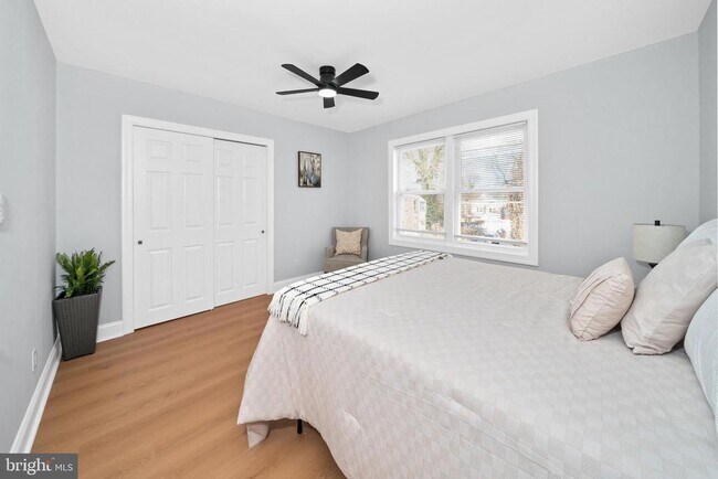 Building Photo - 504 W 26th St