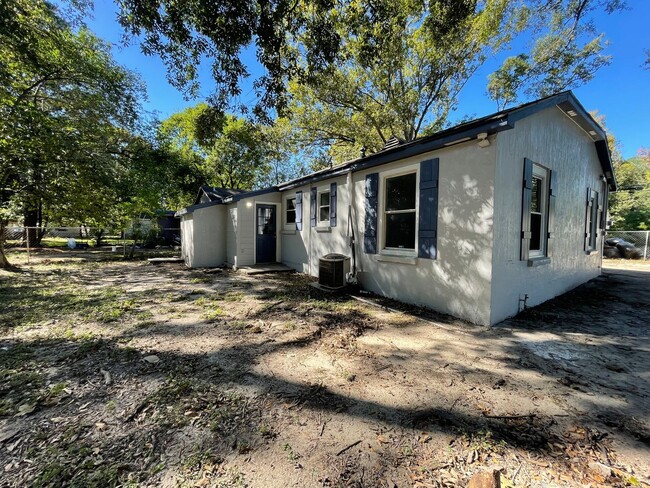 Building Photo - House: White Plains Subdivision