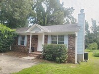 Building Photo - 2939 Par Ln