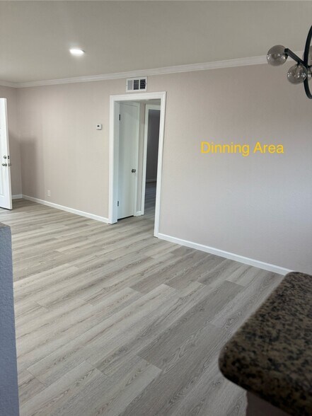 Building Photo - 5021 J Pky