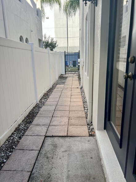 Building Photo - 106 S Moody Ave