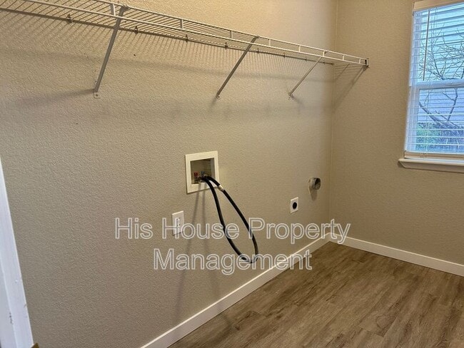 Building Photo - 1715 86th Ave