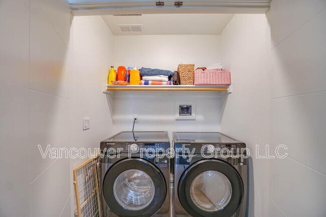 Building Photo - 4325 NE 87th St