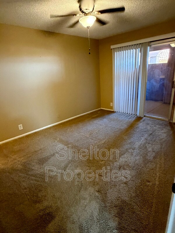 Building Photo - 501 W Tonopah Dr