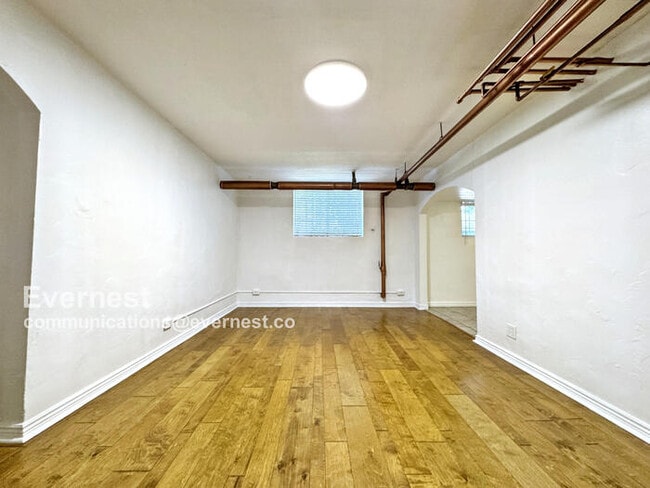 Building Photo - 3132 E 17th Ave