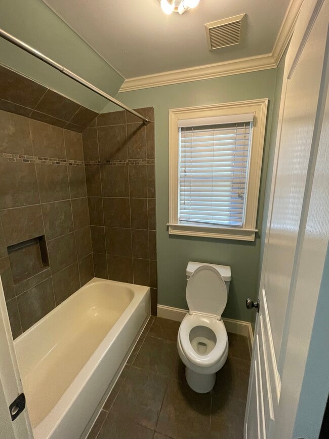2nd Bathroom - 1897 Timberwood Trce