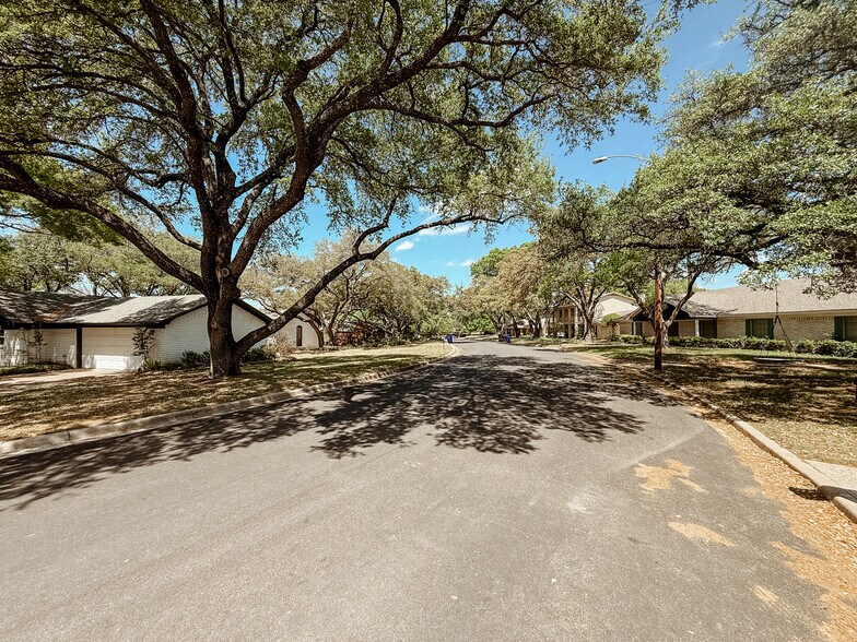 Building Photo - 5409 Edinburgh Dr