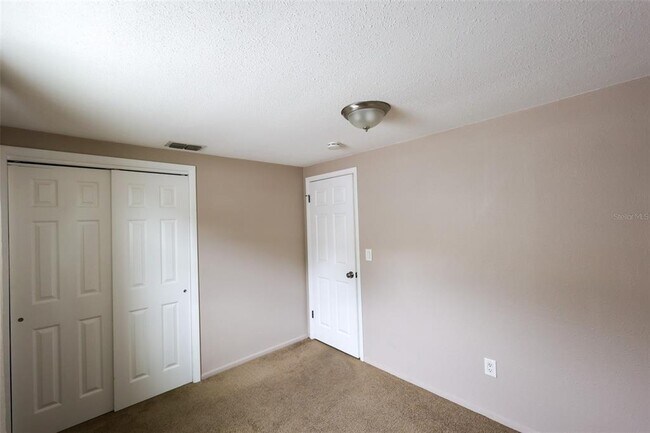 Building Photo - 3349 Silver Hill Dr