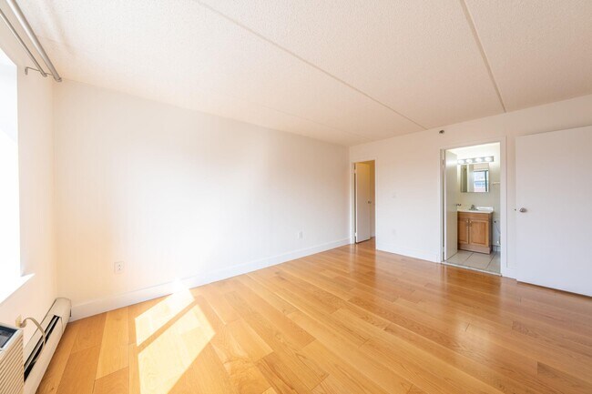 Building Photo - 123 Mamaroneck Ave