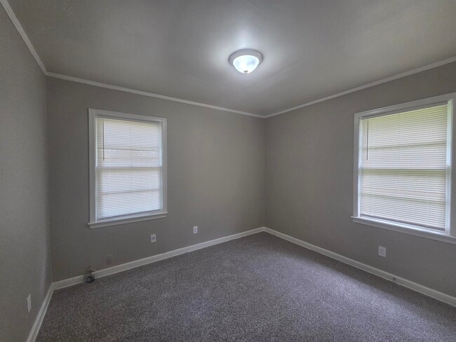 Building Photo - 4062 Shirley Dr