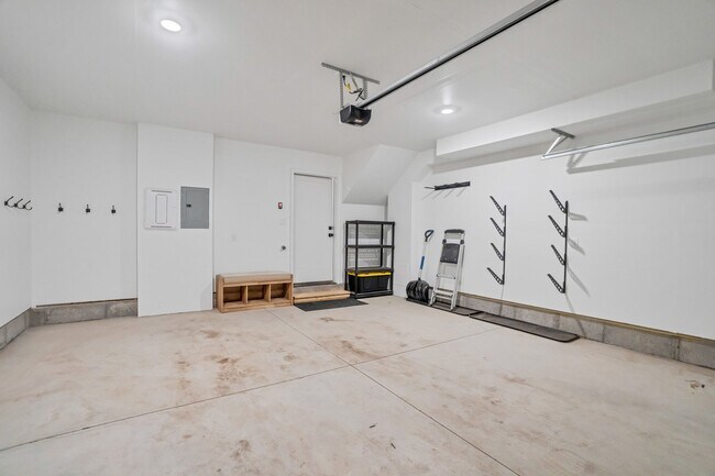 Building Photo - 5938 N 5000 W