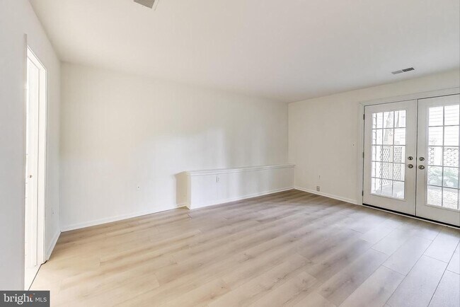 Building Photo - 13063 Shadyside Ln