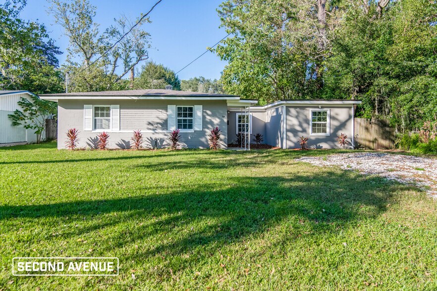 Primary Photo - 5319 Woodcrest Rd