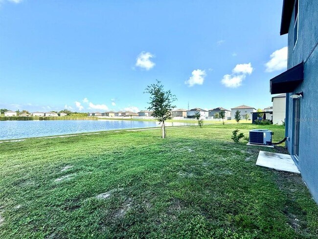 Building Photo - 1036 Royal Empress Dr