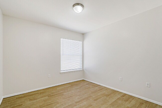 Building Photo - 3214 N Stanton St