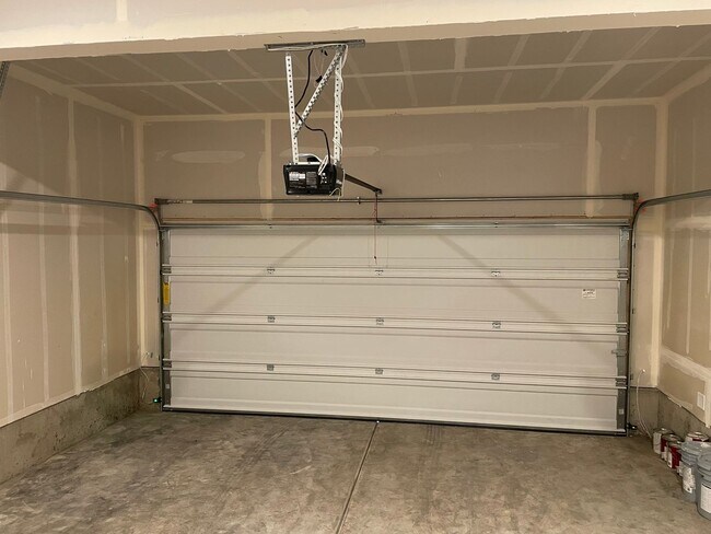 Building Photo - BEAUTIFUL 3 Bed 2.5 Bath Home in Vancouver! Stainless Steel Appliances!