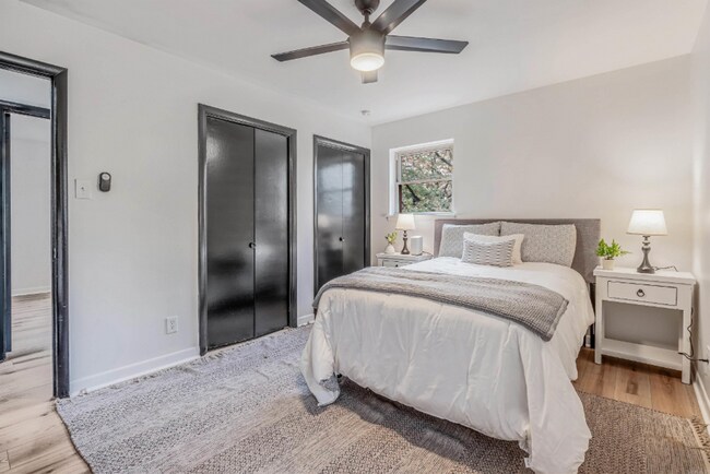 Building Photo - Furnished for lease!