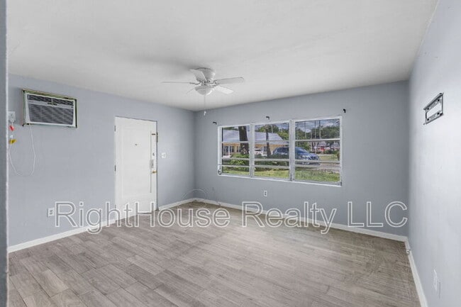 Building Photo - 1220 Sunshine Ave