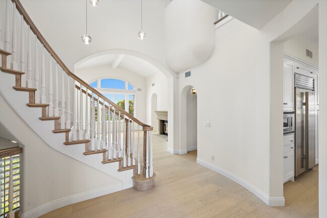 Building Photo - 150 Sidney Bay Dr