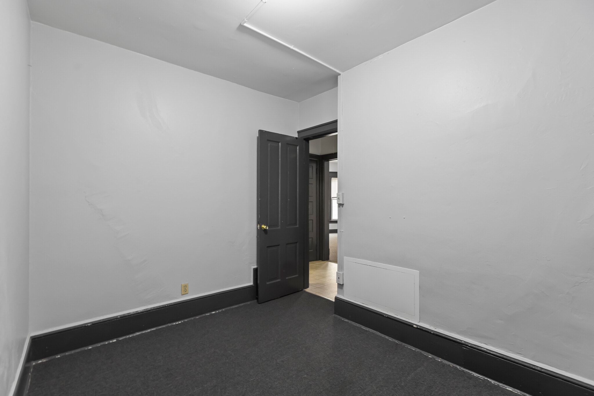 bedroom 2 entry - 2514 N Oakland Ave