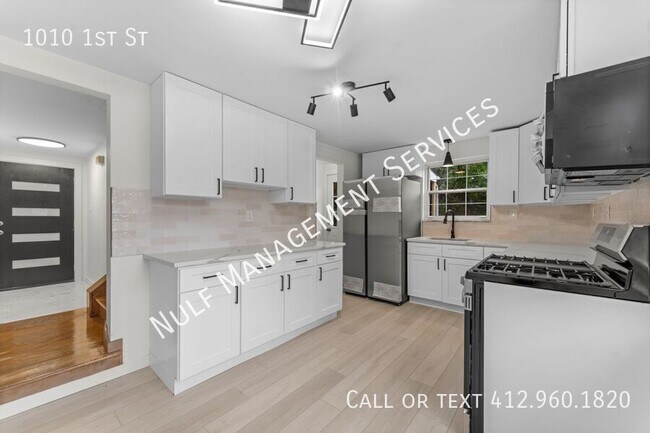 Primary Photo - 1010 1st St