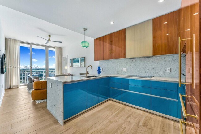 Building Photo - 2678 Tigertail Ave