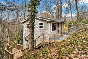 Building Photo - 228 Barrett Rd