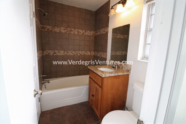 Building Photo - 5833 Westhaven Dr
