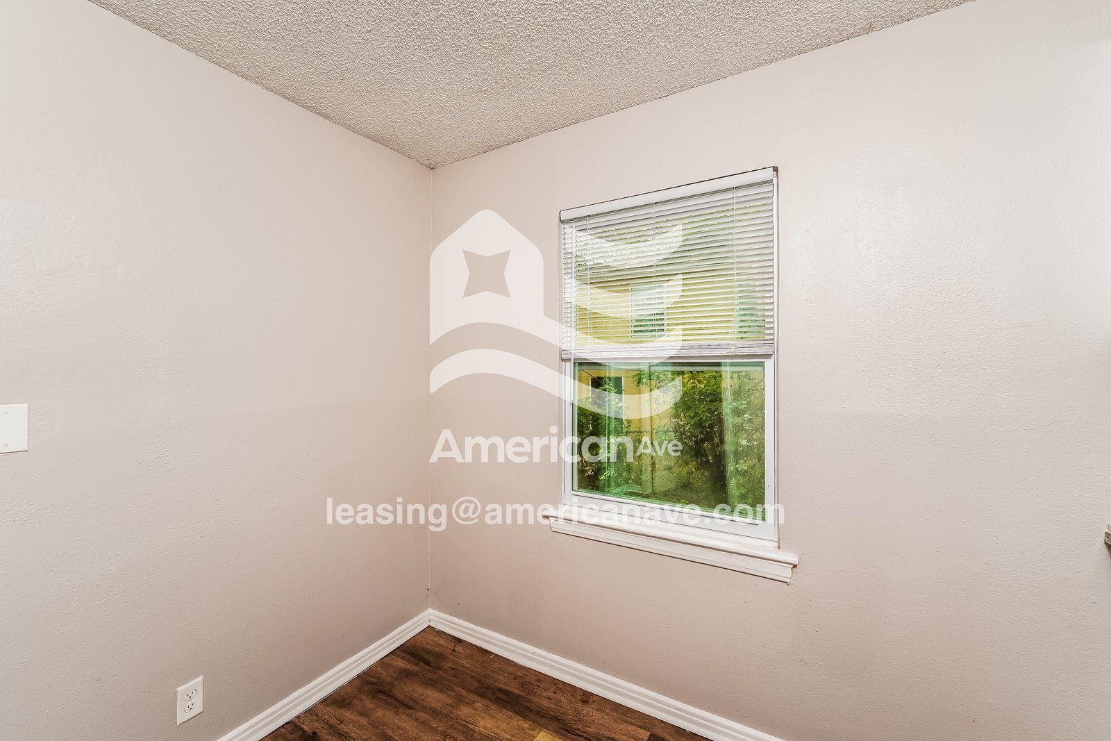 Building Photo - 820 Vanderbilt St