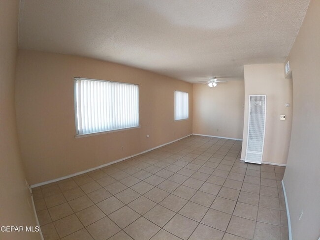 Building Photo - 2403 Red Sails Dr