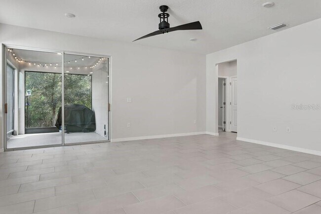 Building Photo - 32959 Sand Creek Dr