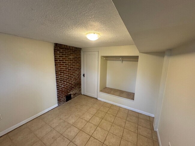 Building Photo - 1143 NW 31st St