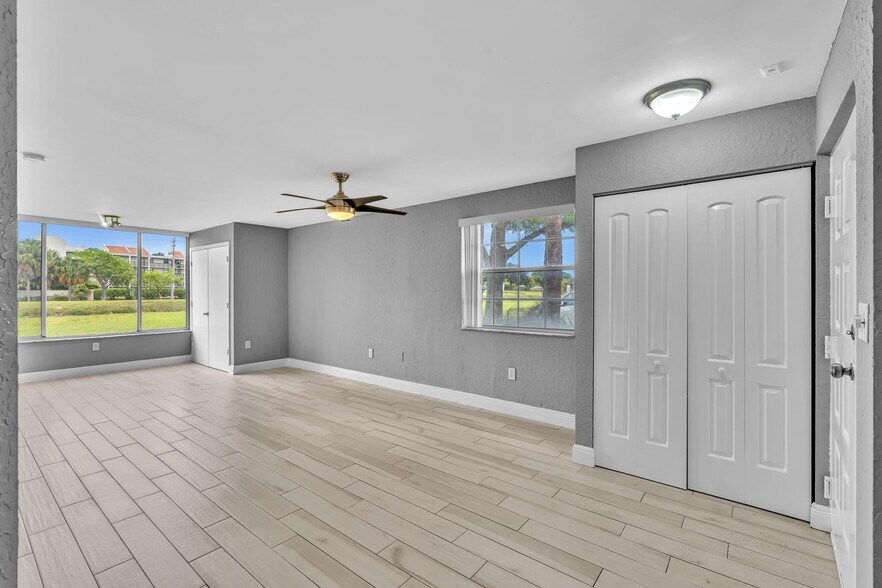 Building Photo - 2851 N Oakland Forest Dr