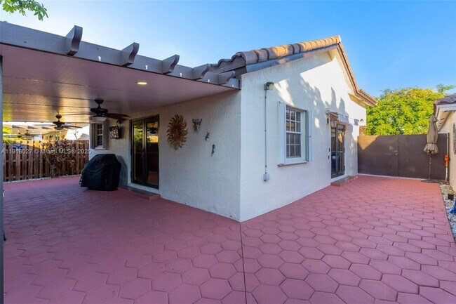 Building Photo - 9532 SW 154th Pl