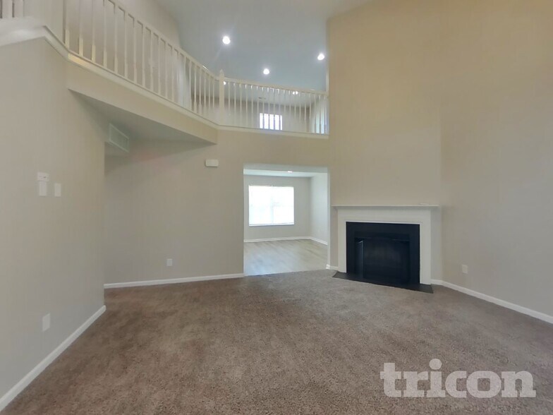 Building Photo - 597 Grassy Bend Dr