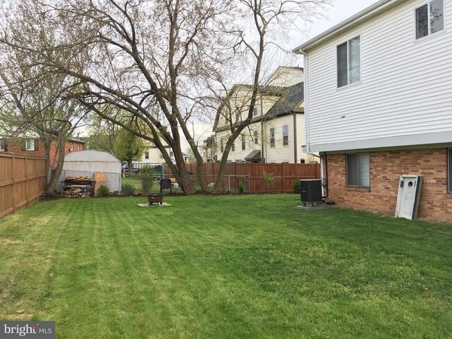 Building Photo - 1712 12th St S