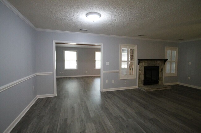 Building Photo - 806 Beech Dr