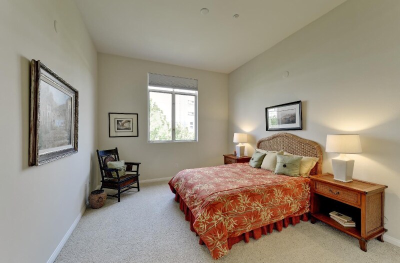 Building Photo - 130 E San Fernando St