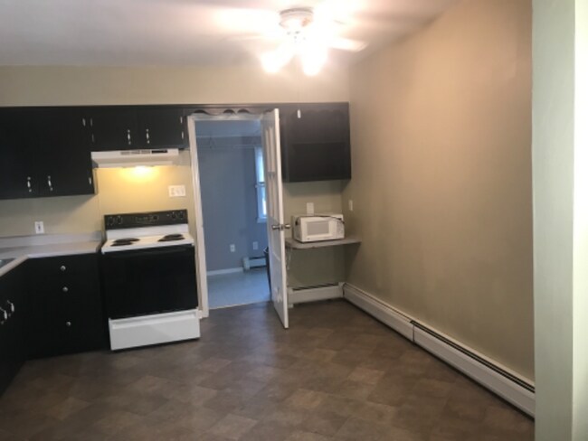 Building Photo - 3820 Chestnut St