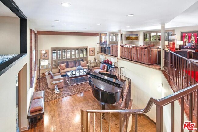 Building Photo - 3200 Primera Ave