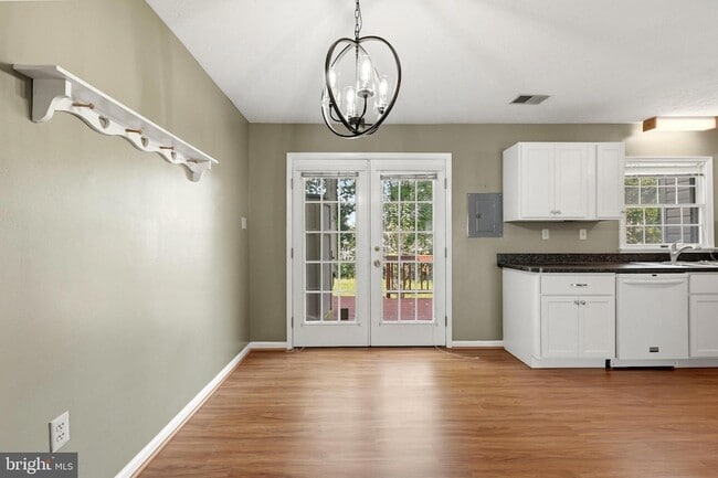 Building Photo - 504 Tudor Dr