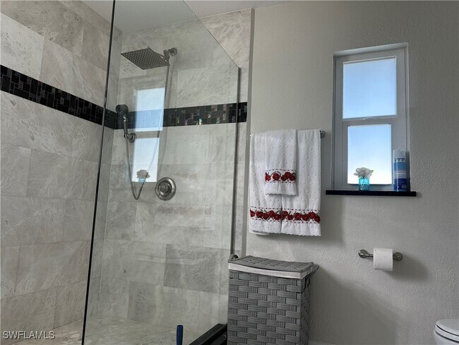 Building Photo - 200 SW 10th Terrace