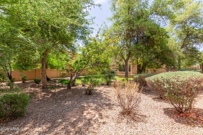 Building Photo - 15204 W Westview Dr