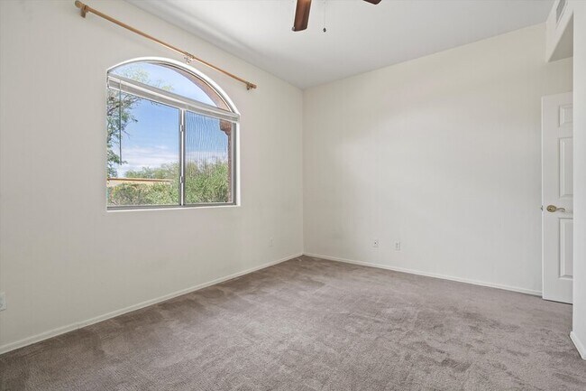 Building Photo - 1825 W Corte Tulipan