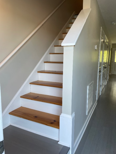 Building Photo - 305 2nd St