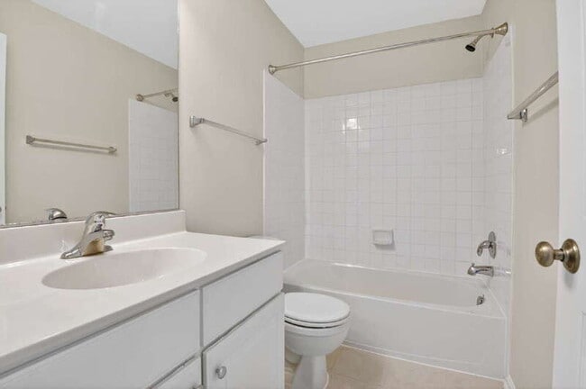 Building Photo - 5023 Village Fountain Pl