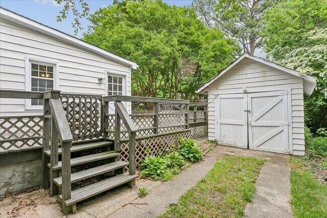 Building Photo - 44 Rivermont Dr