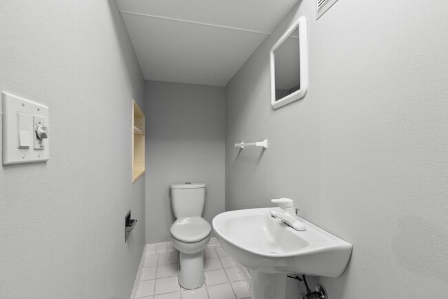 Building Photo - 4Bd/2.5Ba Seattle House